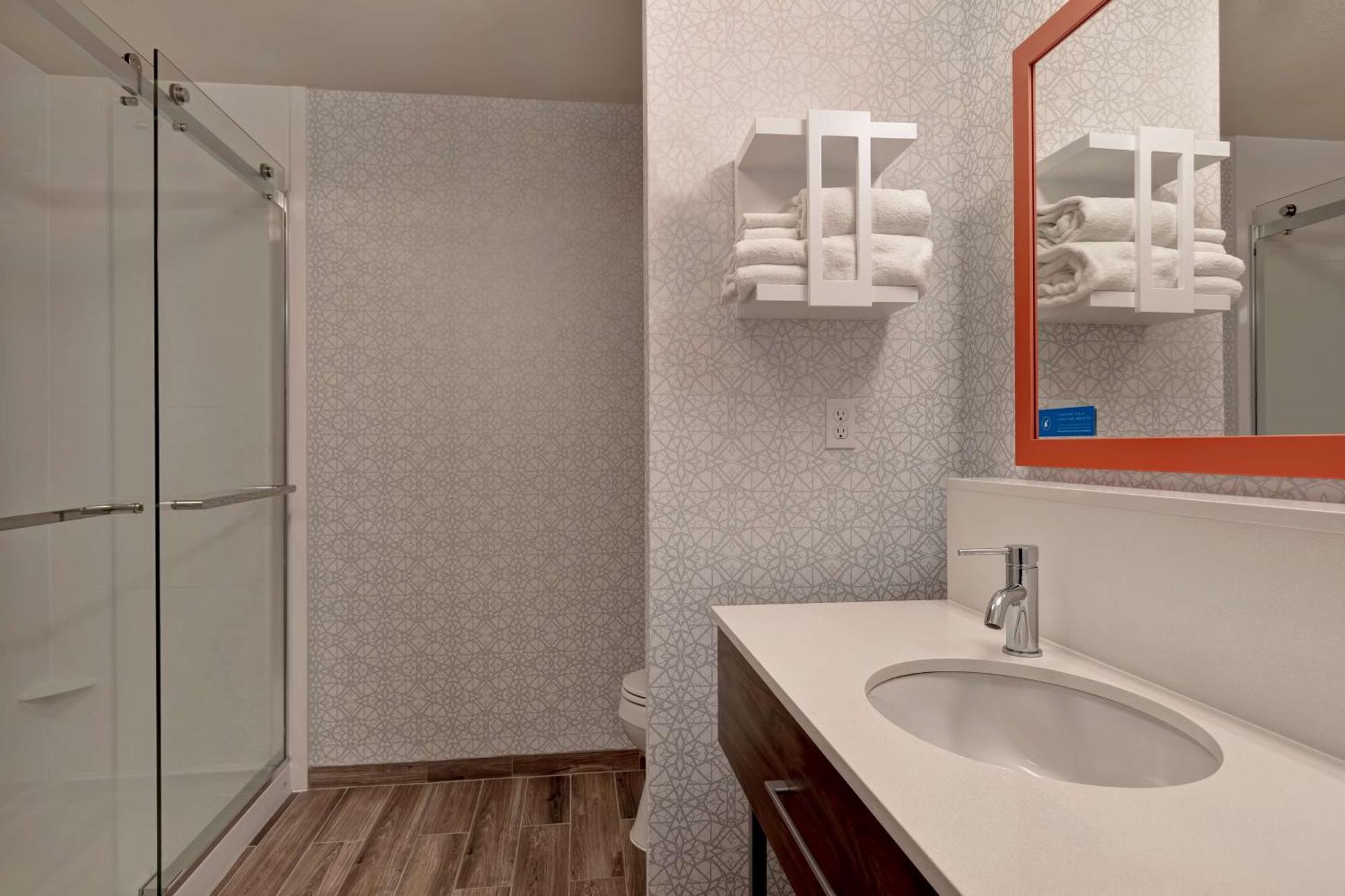 Hampton & - Sonoma County Hotel Rohnert Park